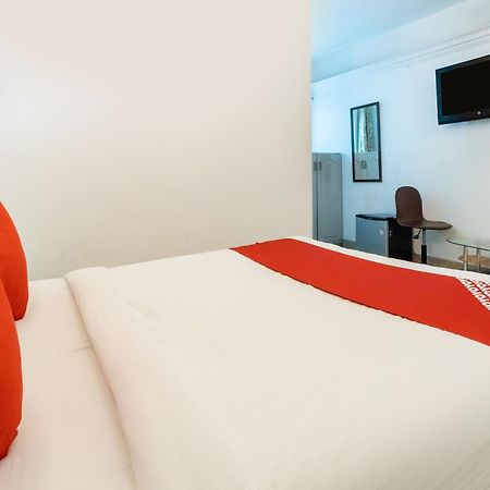 Oyo 71720嘉年华大酒店 班加罗尔 外观 照片